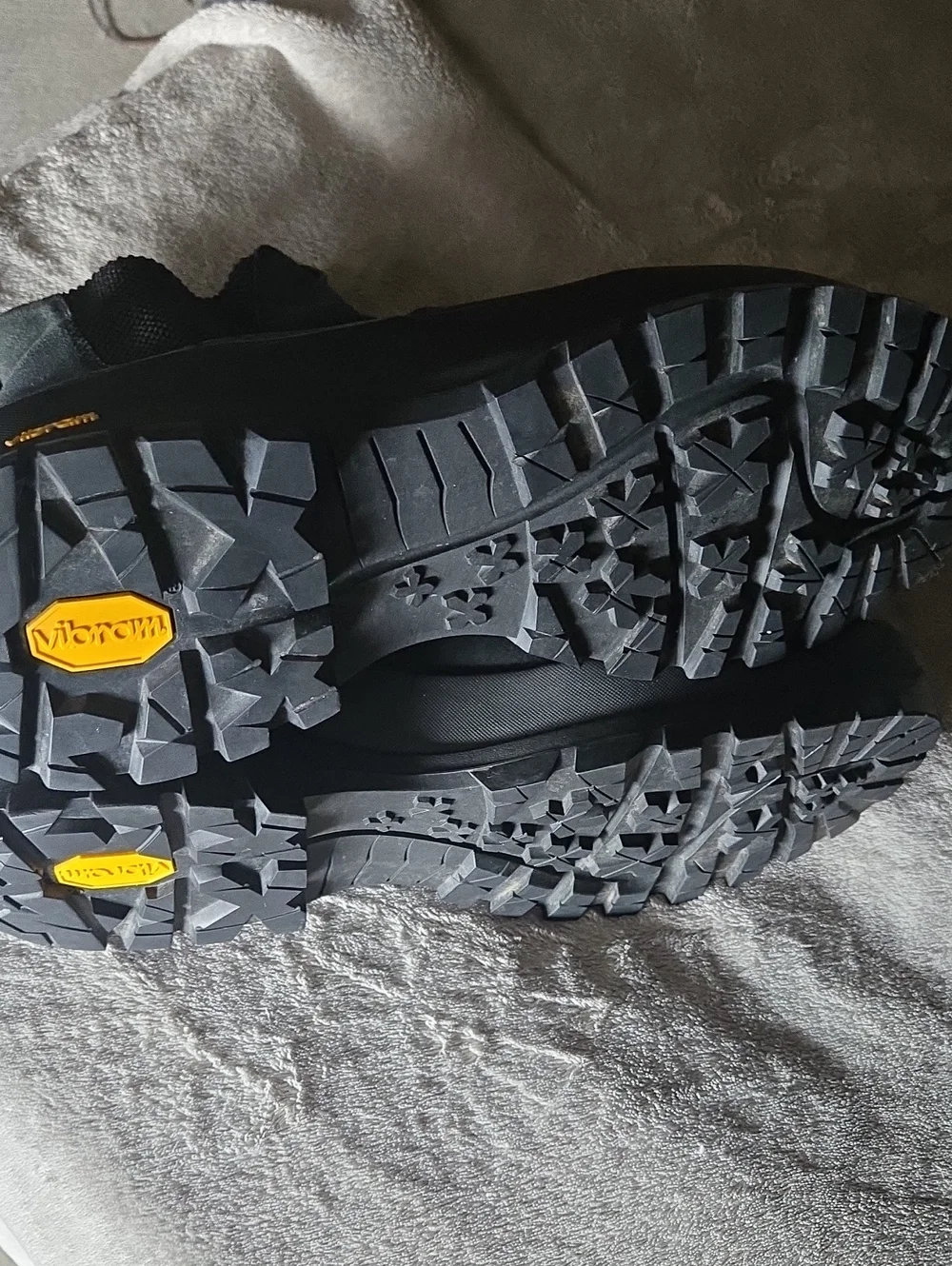 Frye Men's Black Chukka Boot with Vibram Sole